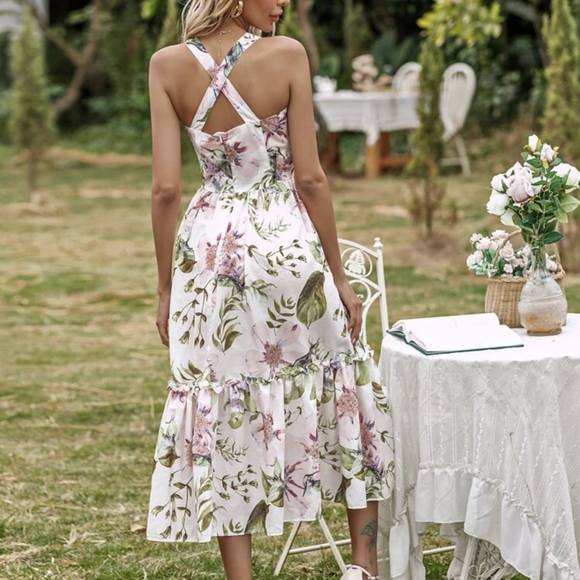 Beautiful floral print pink and white dress - Picture 2 of 4